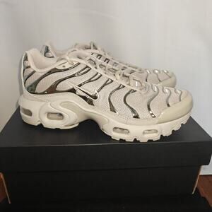 NEW Nike Air Max Plus 6Y Light Iron Ore Gym Red Smoke Grey Metallic Silver (GS)